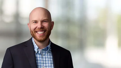 Derek Larsen Headshot