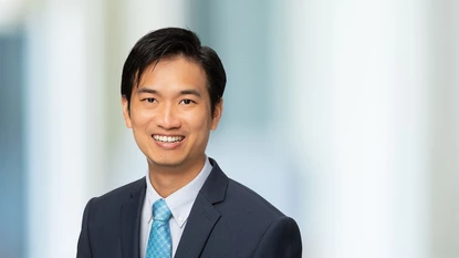 Derek Zha Headshot